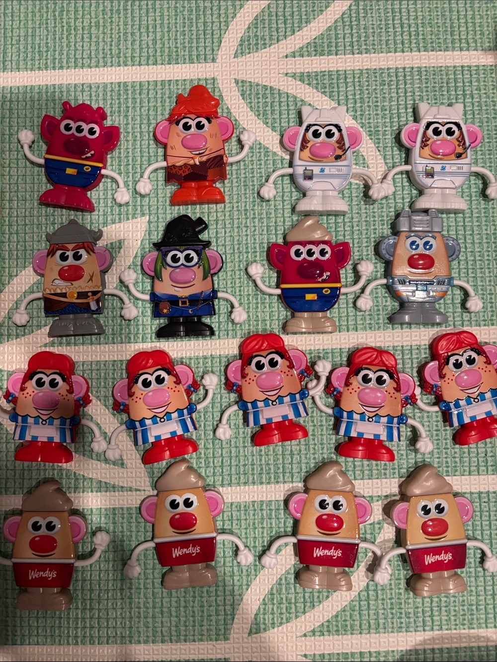 NWOT Wendy's Set of 17 Mr. Mrs. Potato Head Figures Kid's Meal Toys 2025